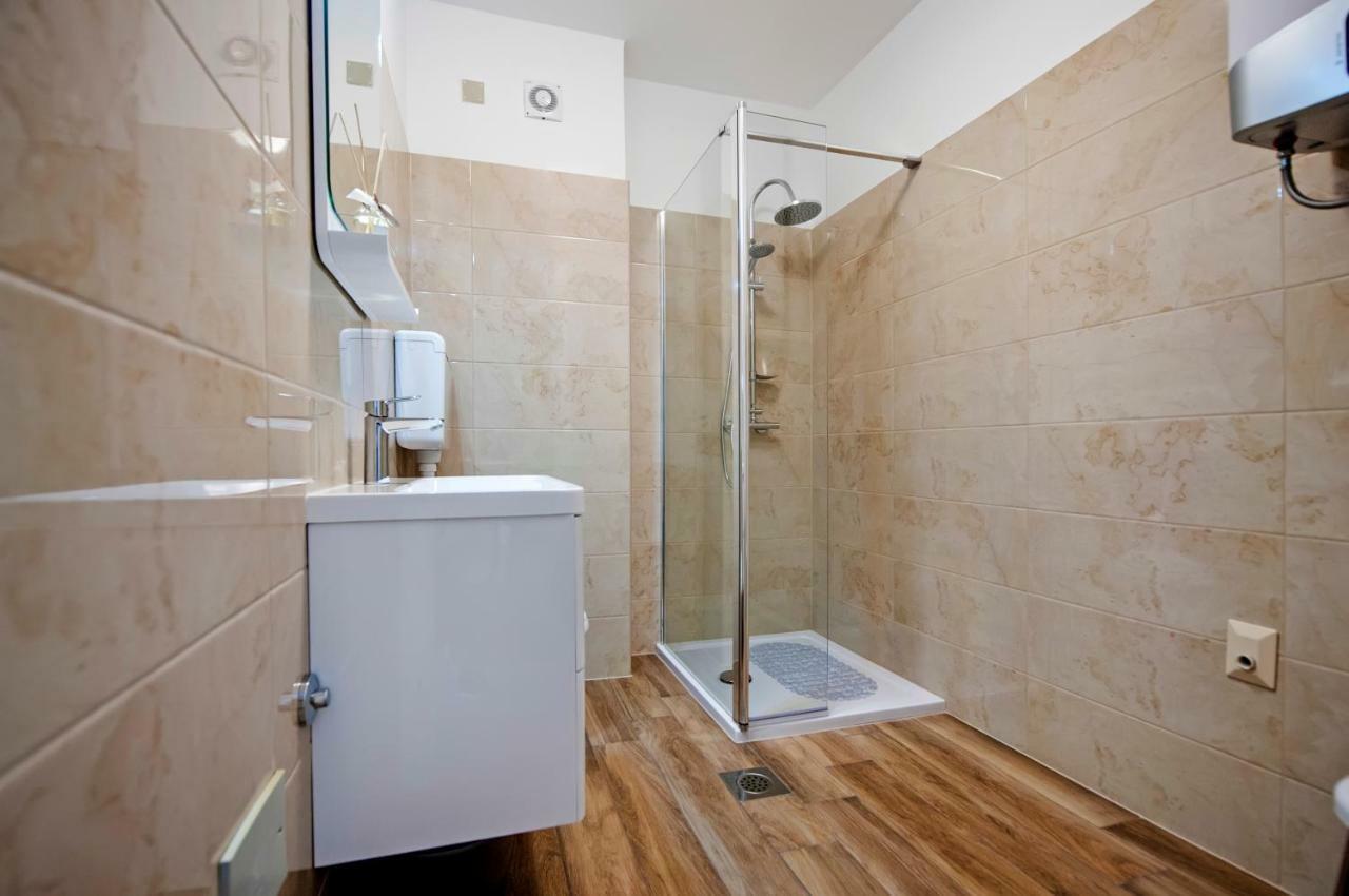 Apartment Loki Ровінь Екстер'єр фото